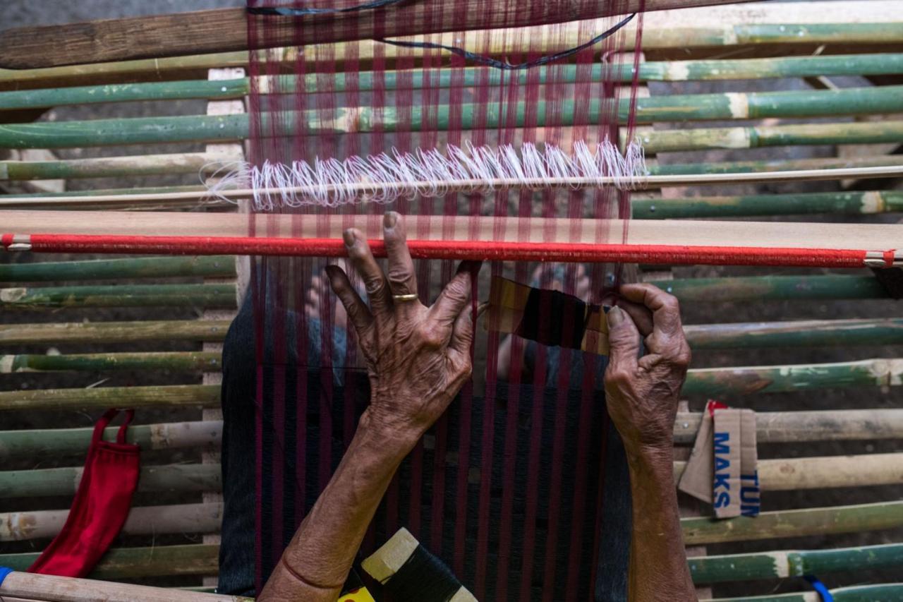 Sheraton Bali Kuta Resort Kültér fotó Weaving in Mandalay