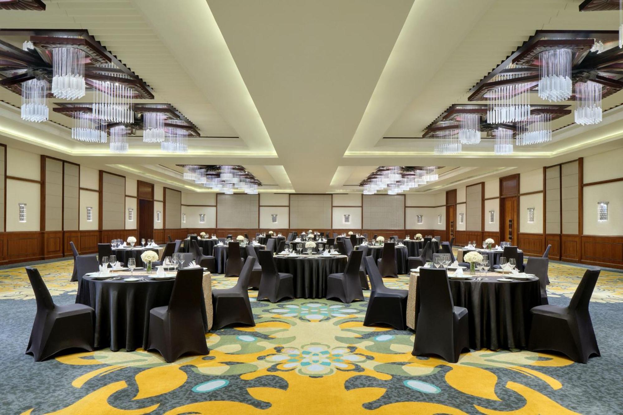 Sheraton Bali Kuta Resort Kültér fotó The ballroom