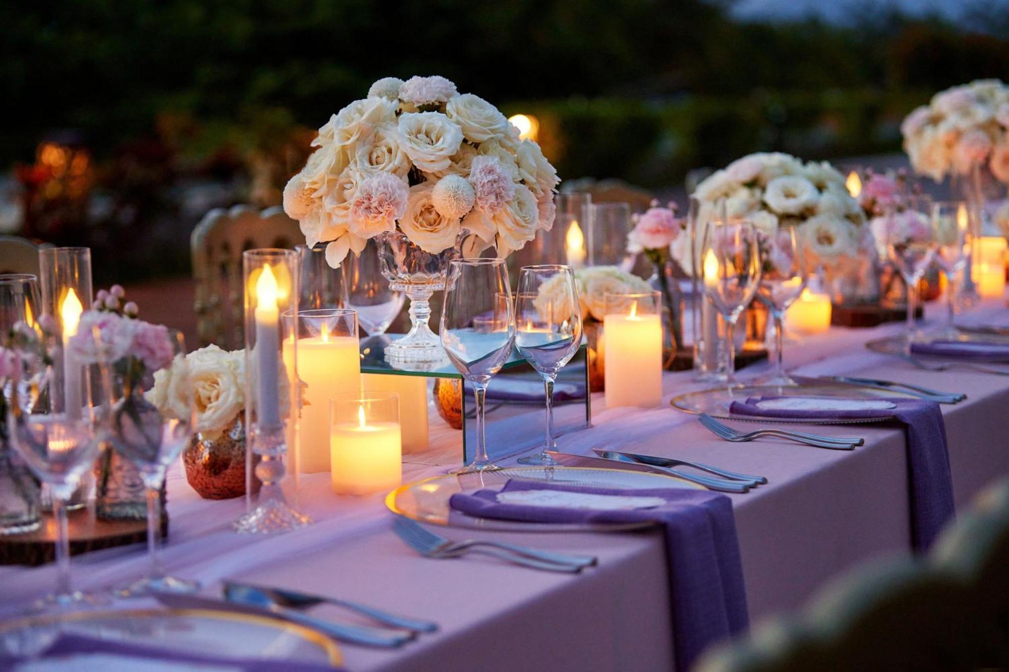 Sheraton Bali Kuta Resort Kültér fotó A table set for a wedding reception