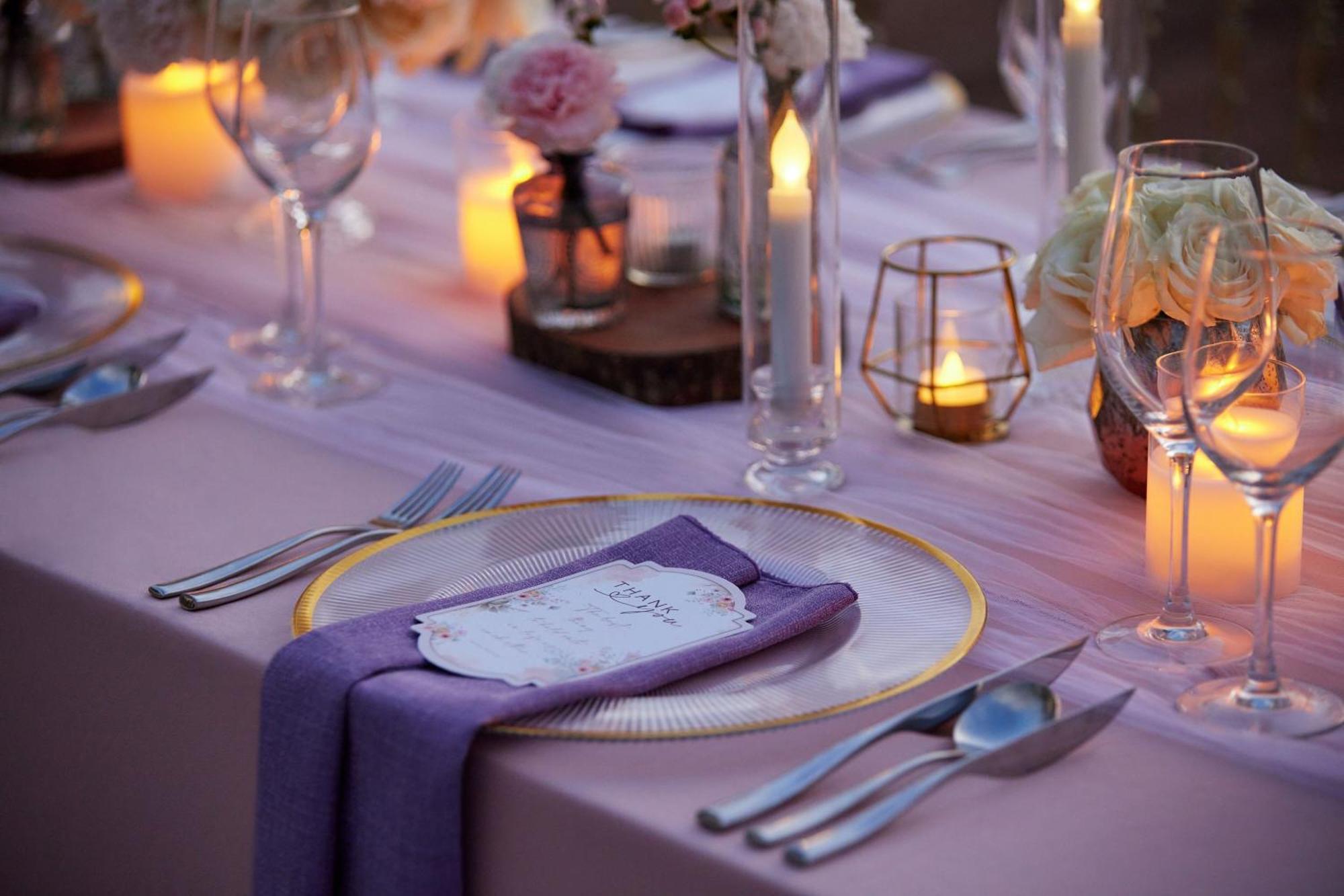 Sheraton Bali Kuta Resort Kültér fotó A place setting at a wedding
