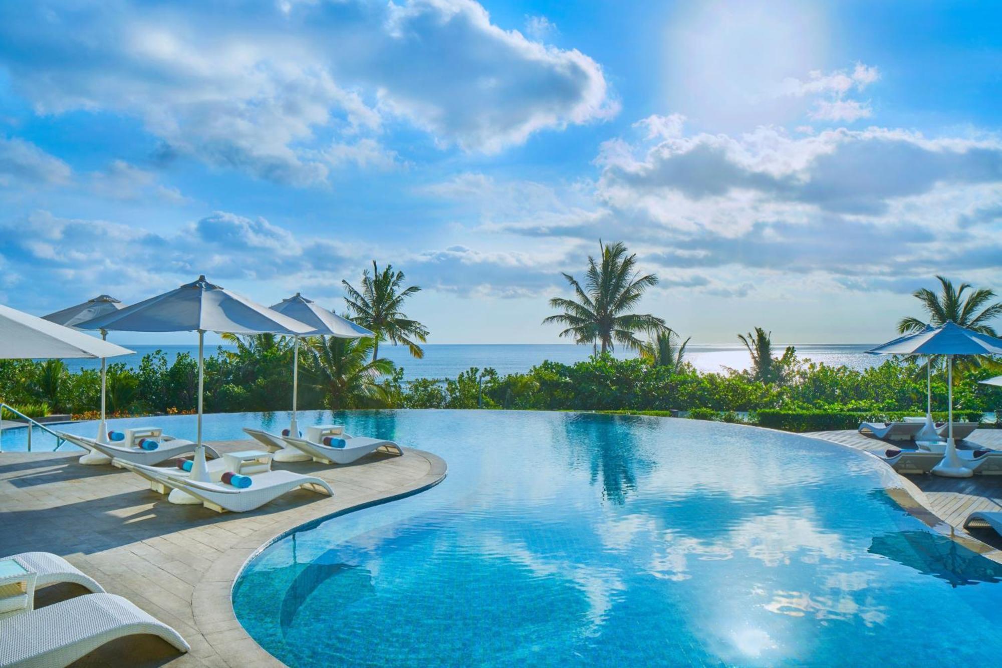 Sheraton Bali Kuta Resort Kültér fotó The Beach Club at Atlantis Paradise Island