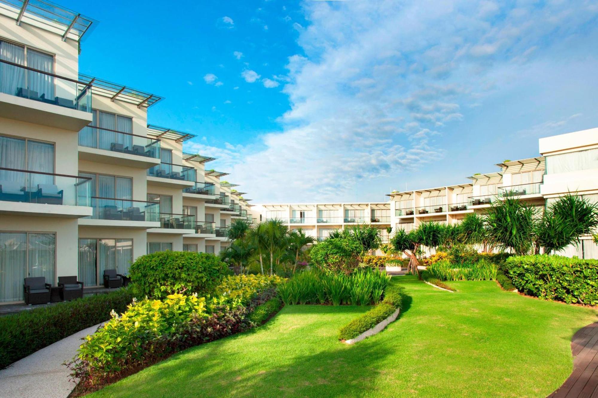 Sheraton Bali Kuta Resort Kültér fotó The Westin Playa Mujeres Golf Resort & Spa, located in Playa Mujeres, Quintana Roo, Mexico.
