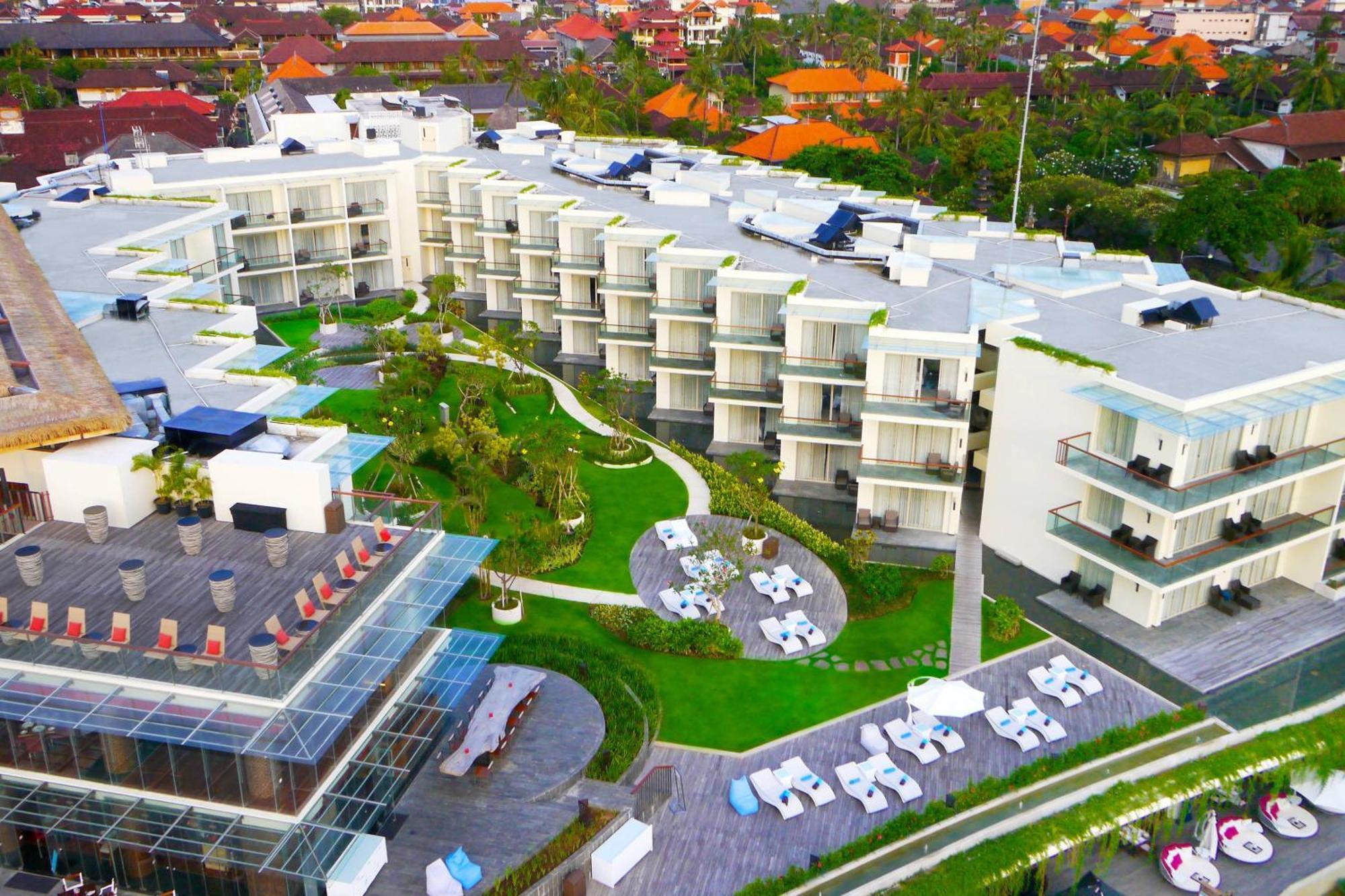 Sheraton Bali Kuta Resort Kültér fotó The hotel in 2016