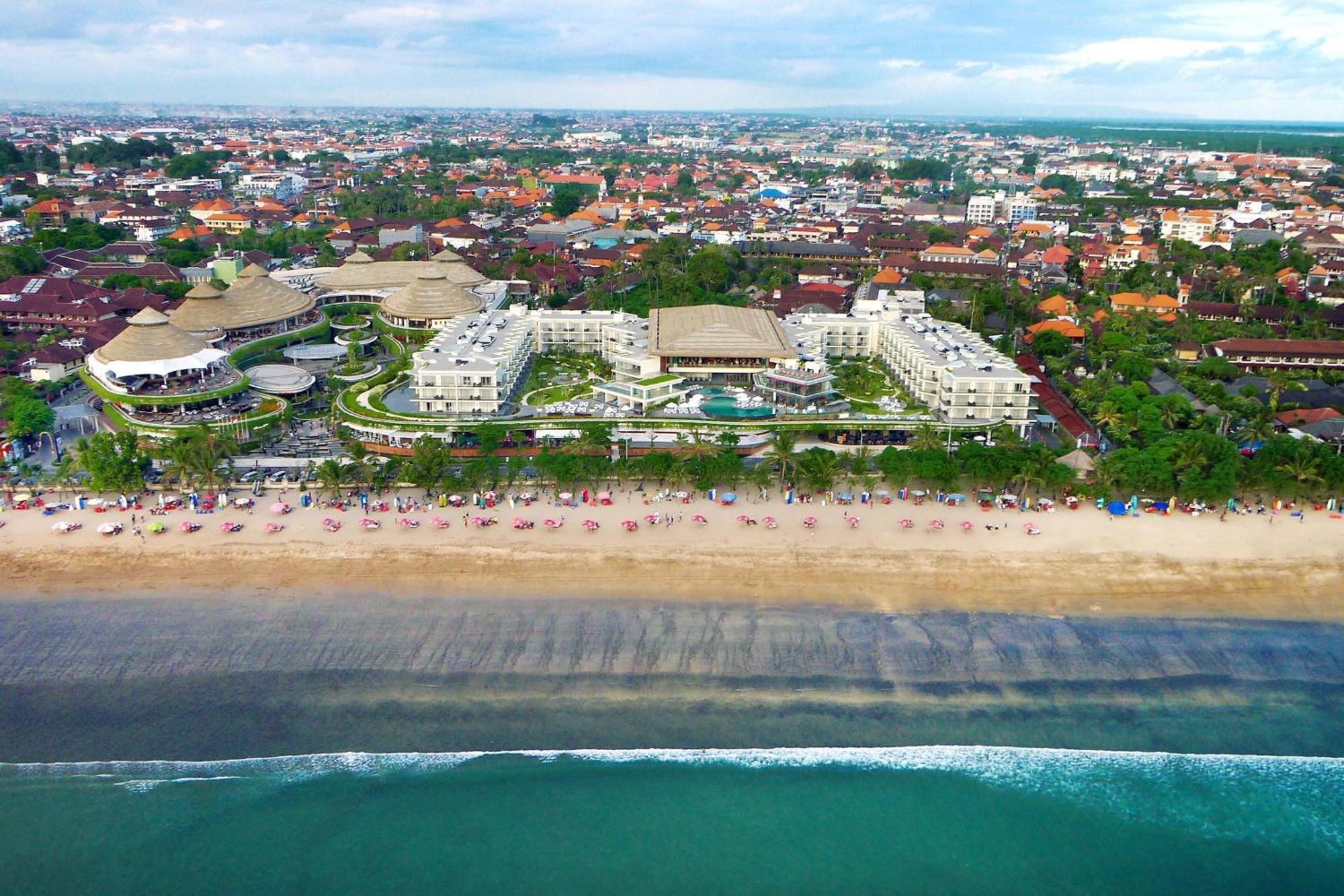 Sheraton Bali Kuta Resort Kültér fotó Aerial view of the resort