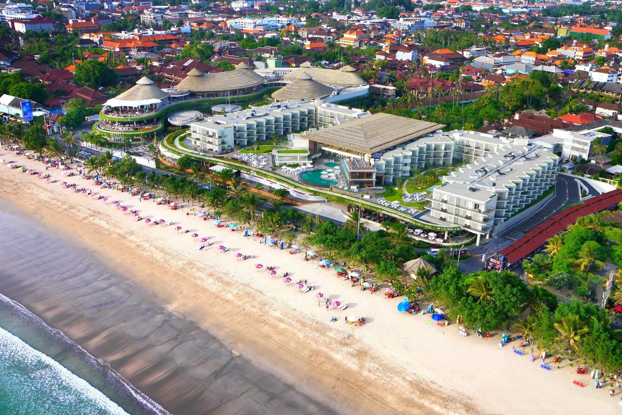 Sheraton Bali Kuta Resort Kültér fotó Aerial view of the resort