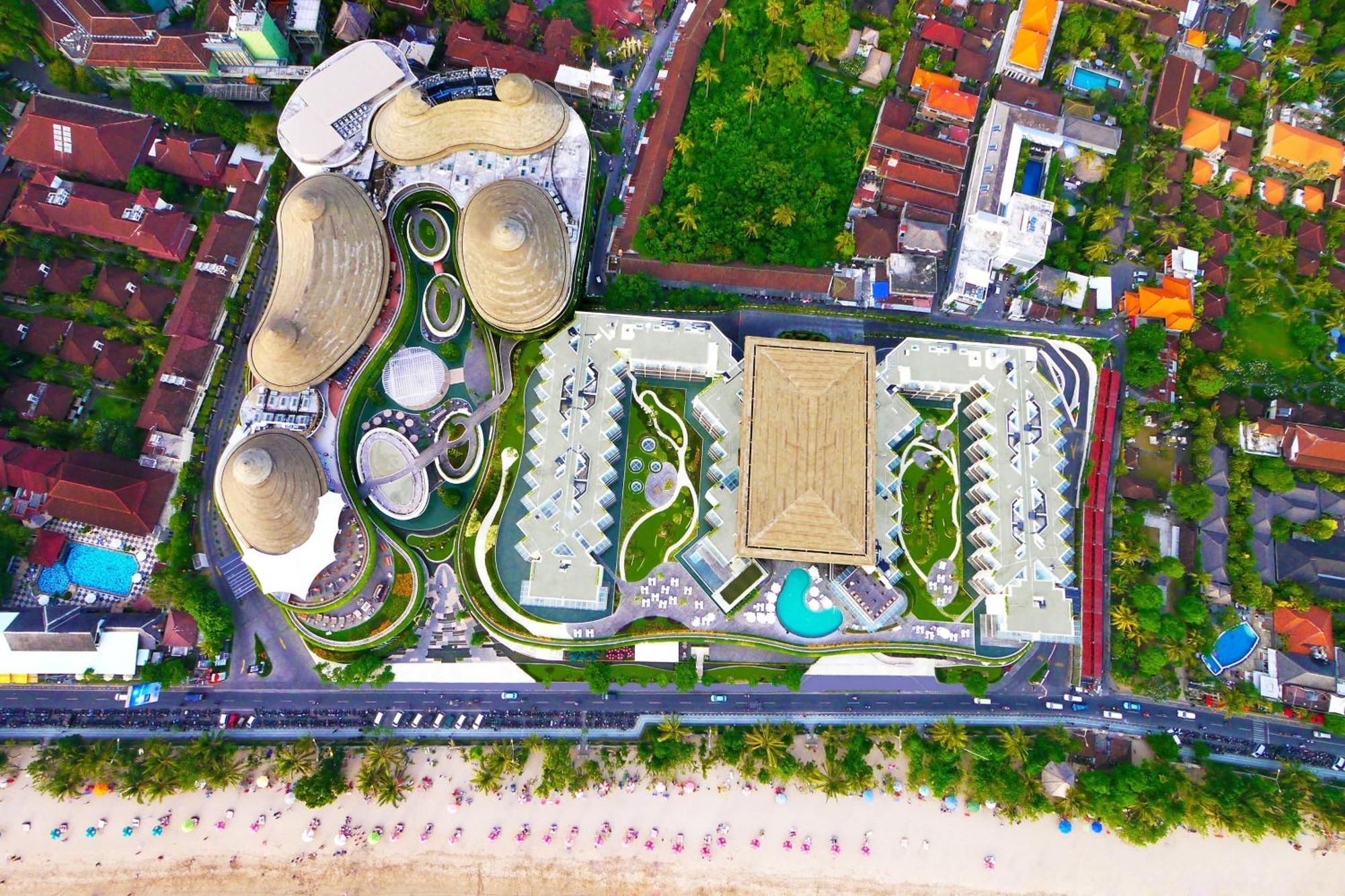 Sheraton Bali Kuta Resort Kültér fotó Aerial view of the resort